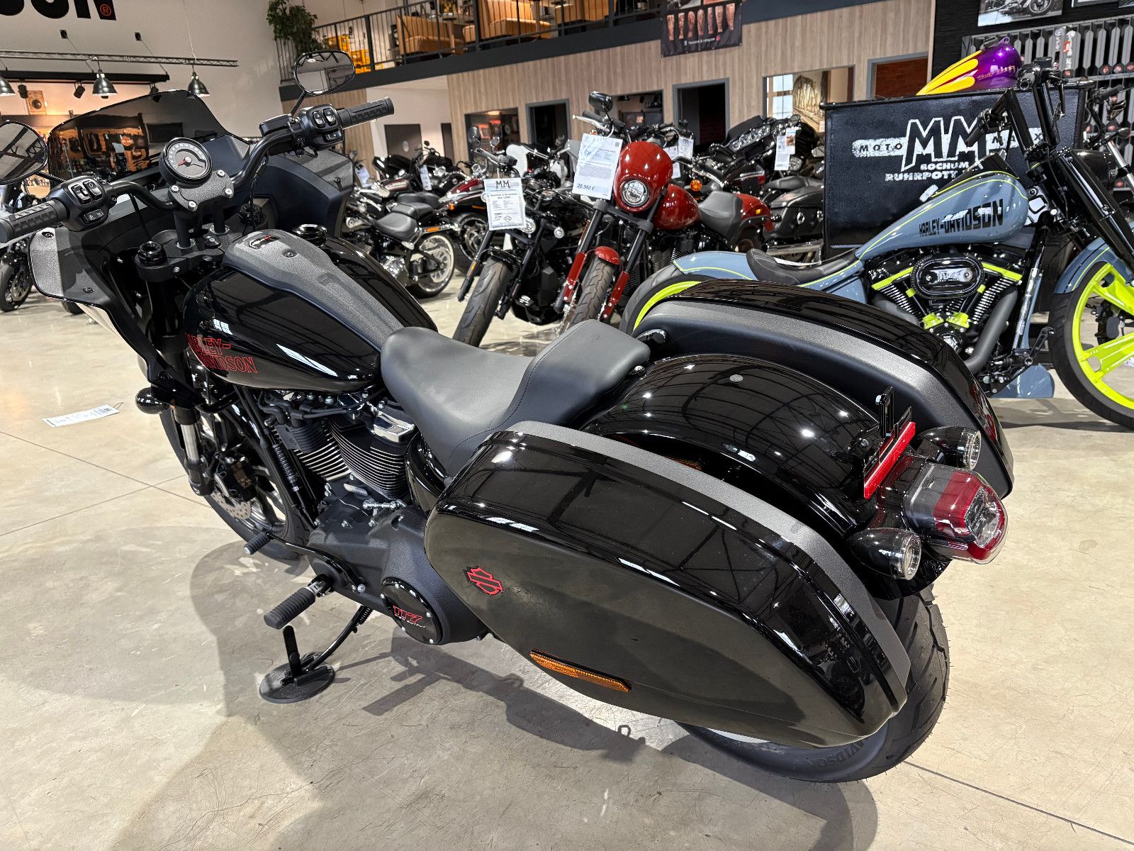 Fahrzeugabbildung Harley-Davidson FXLRST Low Rider ST 117cui High Output