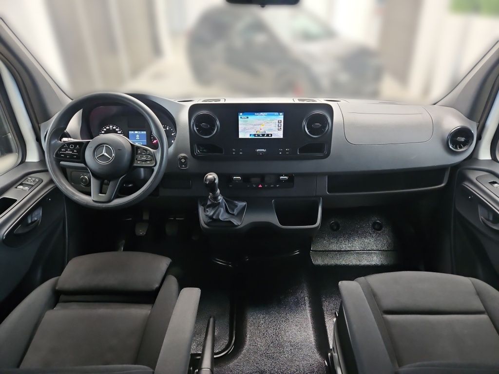Fahrzeugabbildung Mercedes-Benz Sprinter 317 Kombi L2H2 Mobility Rollstuhl Lift