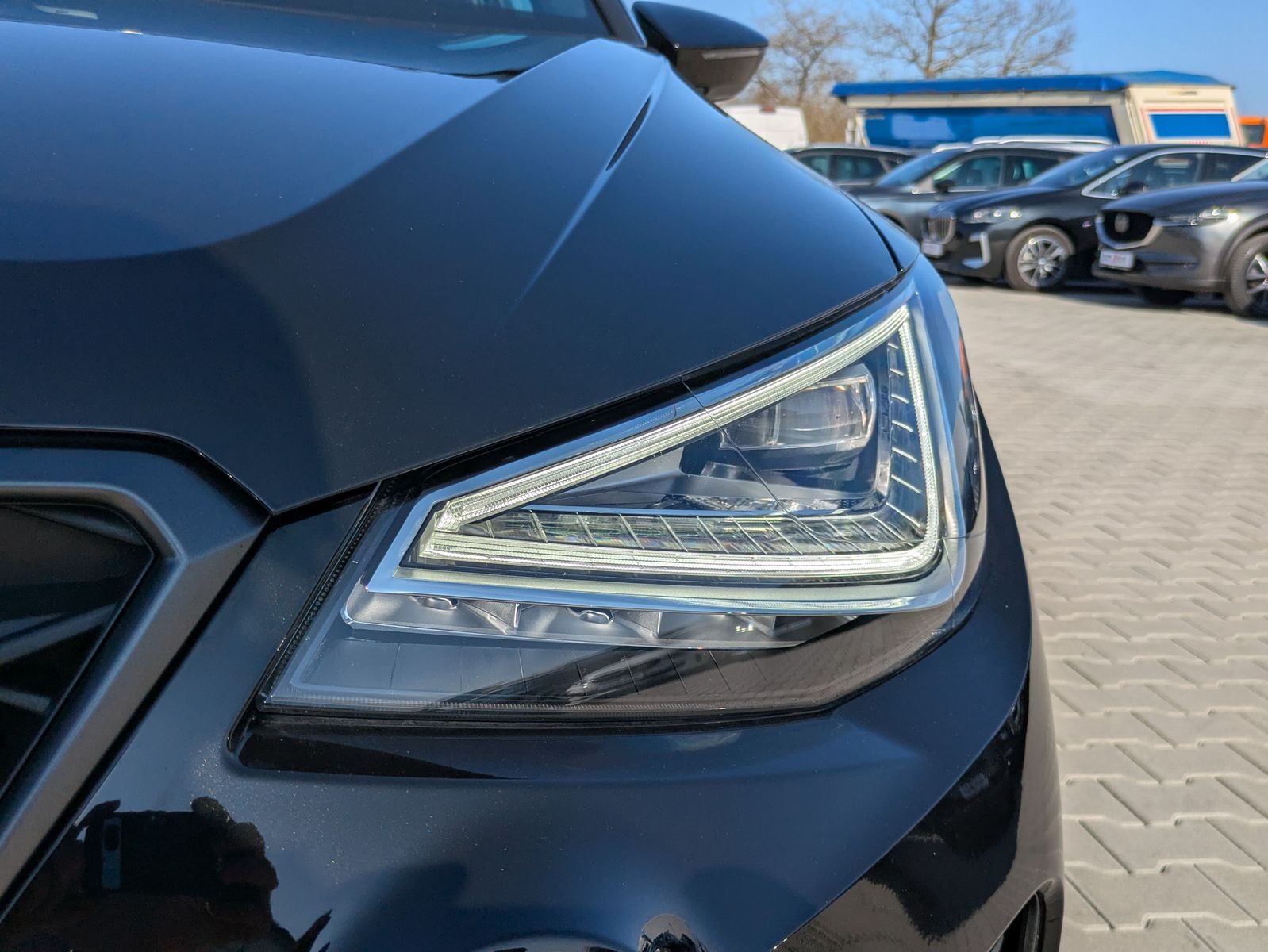 Fahrzeugabbildung SEAT Arona 1.5 TSI FR DSG AHK*ACC*LED*APP*DAB*KAMERA