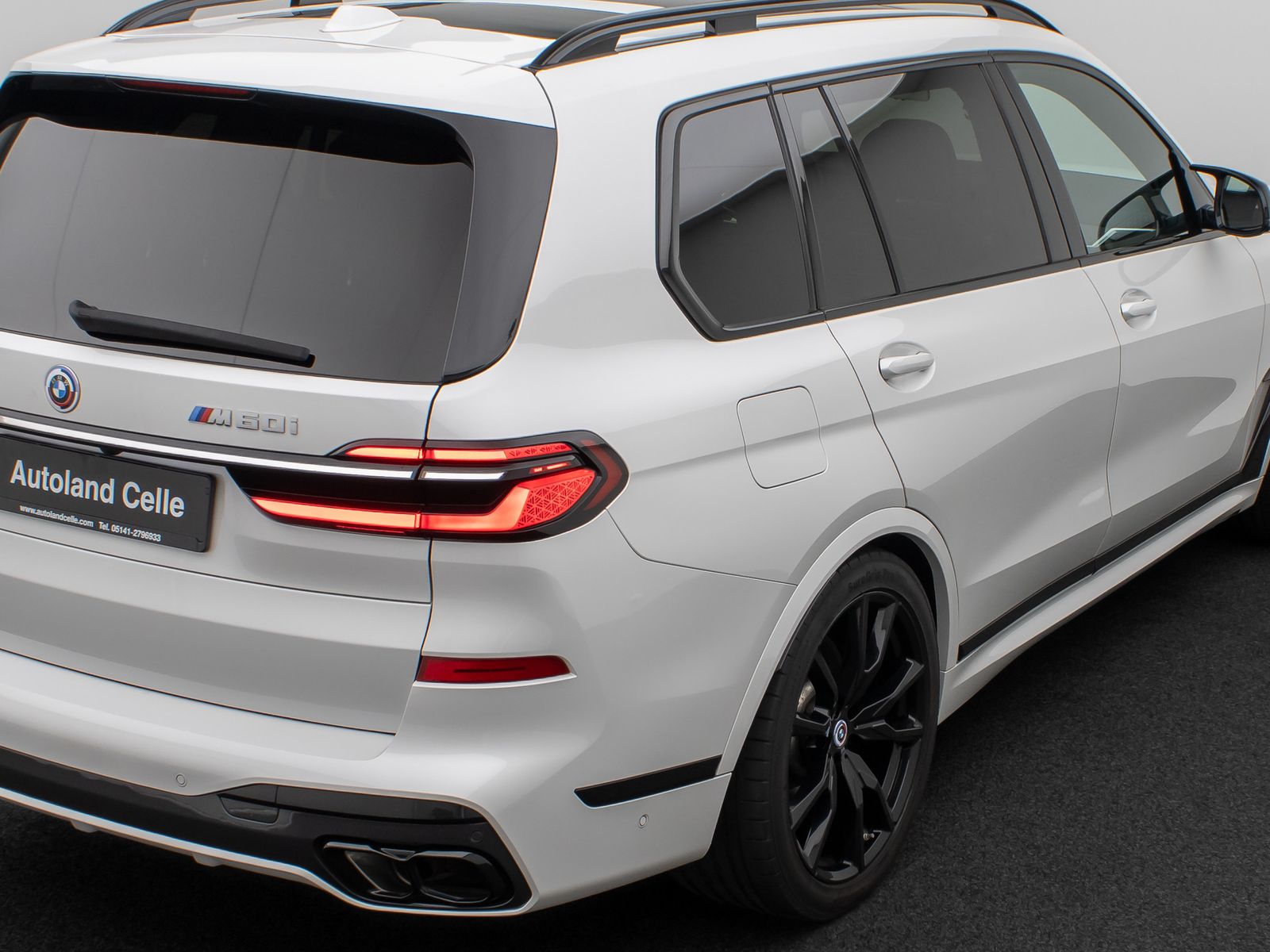 Fahrzeugabbildung BMW X7 M60i xD B&W Panorama HUD 360° Individual 22"