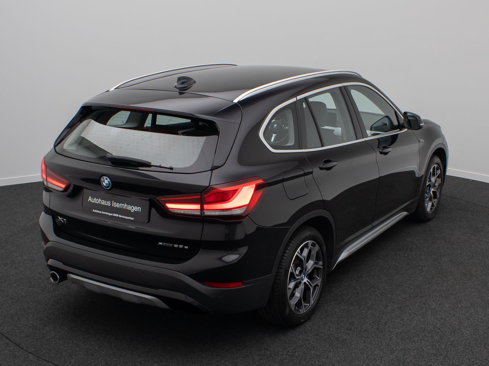Fahrzeugabbildung BMW X1 xD25e xLine HUD DAB Parkassist Komfort Alarm