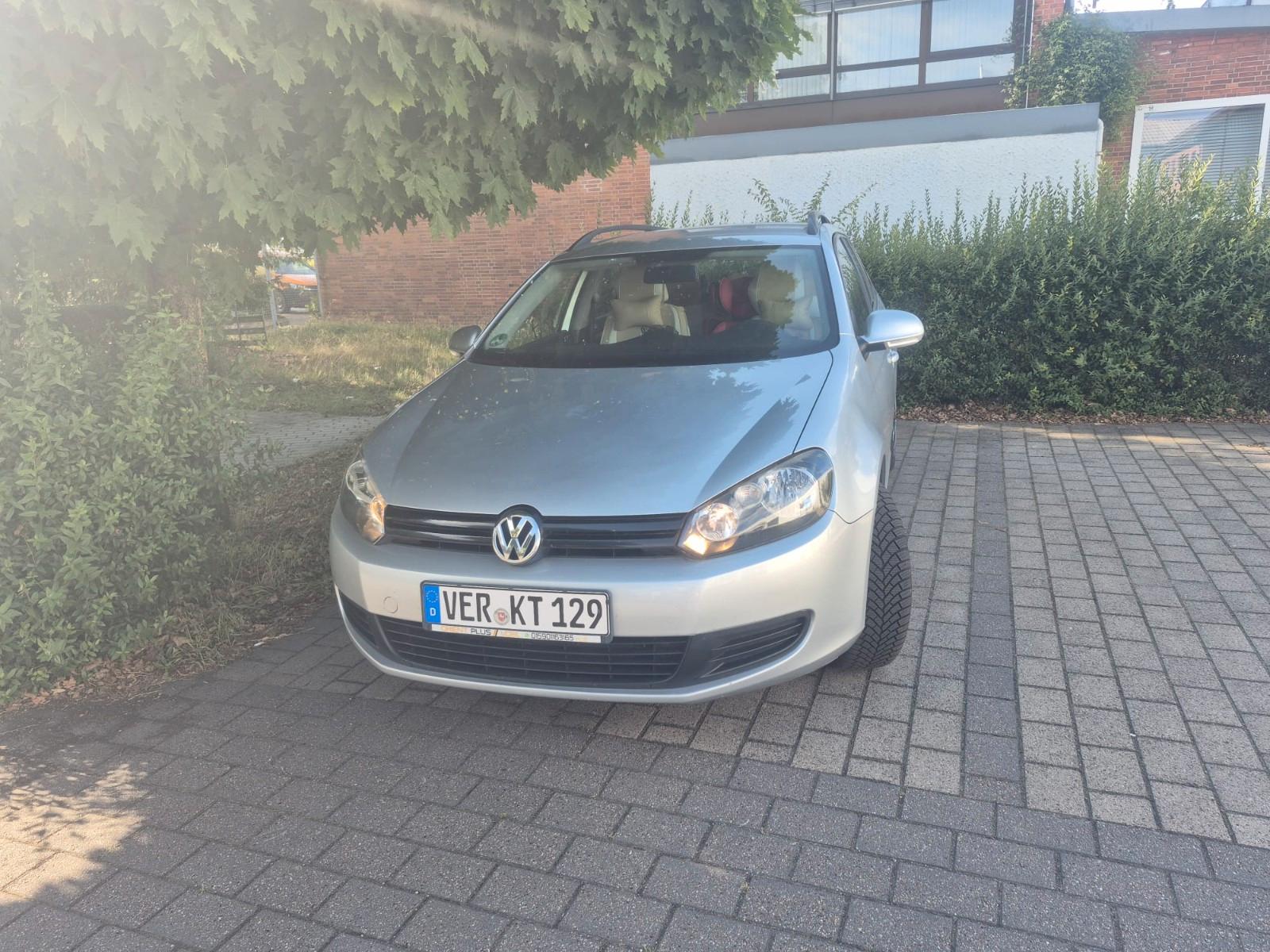 Volkswagen Golf 2009 — rear view