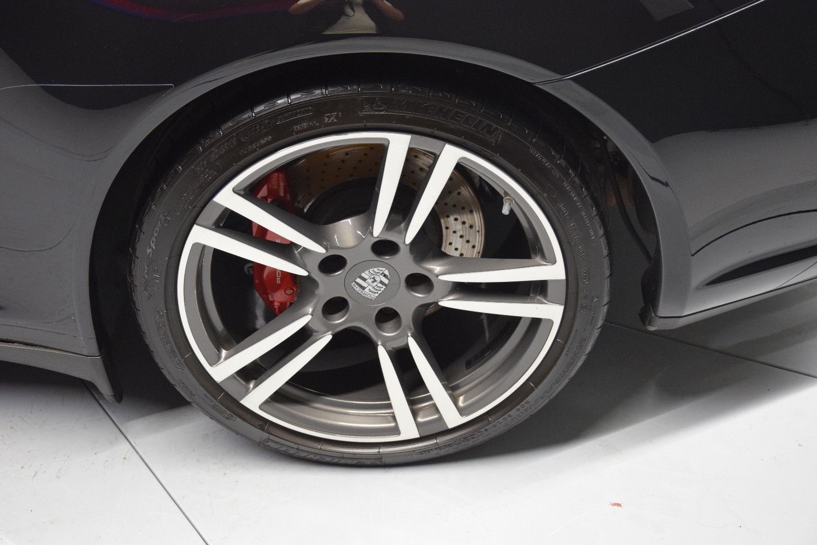 Fahrzeugabbildung Porsche 911 Carrera 4 S Coupe Leder Navi PDC SSD 19 ``