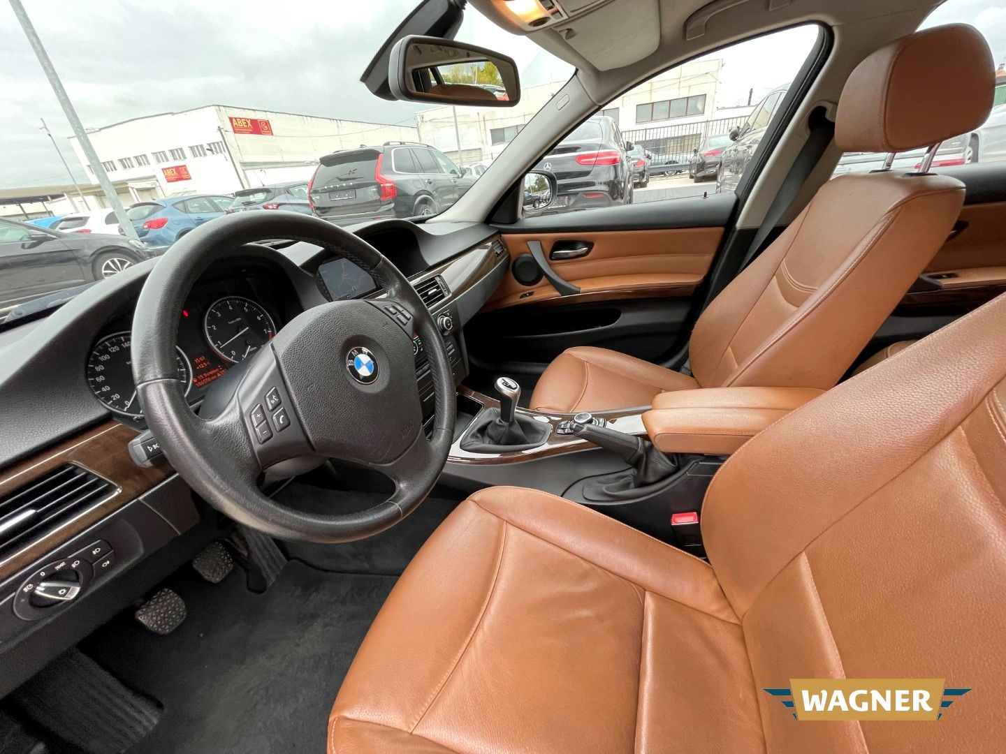 Fahrzeugabbildung BMW 320 i Touring Klimaautomatik Sitzheizung