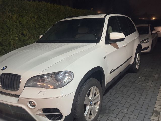 BMW X5 xDrive Edition - Motor startet nicht 1.Hand