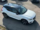 Volvo XC40 2.0 AWD R-Design AHK LED KLIMA PDC KESSY - Volvo: 2.4