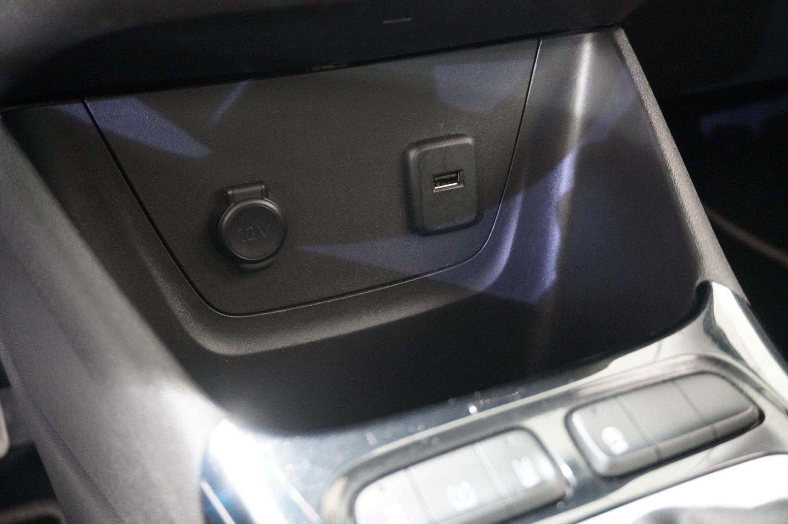 Fahrzeugabbildung Opel Crossland (X) 1.2 EDITION NAVI/LED/KAMERA/TEMP.