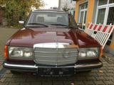 Mercedes-Benz 123 D H-Kennzeichen-Oldtimer - Mercedes-Benz Diesel Gebrauchtwagen aus dem Jahr 1982