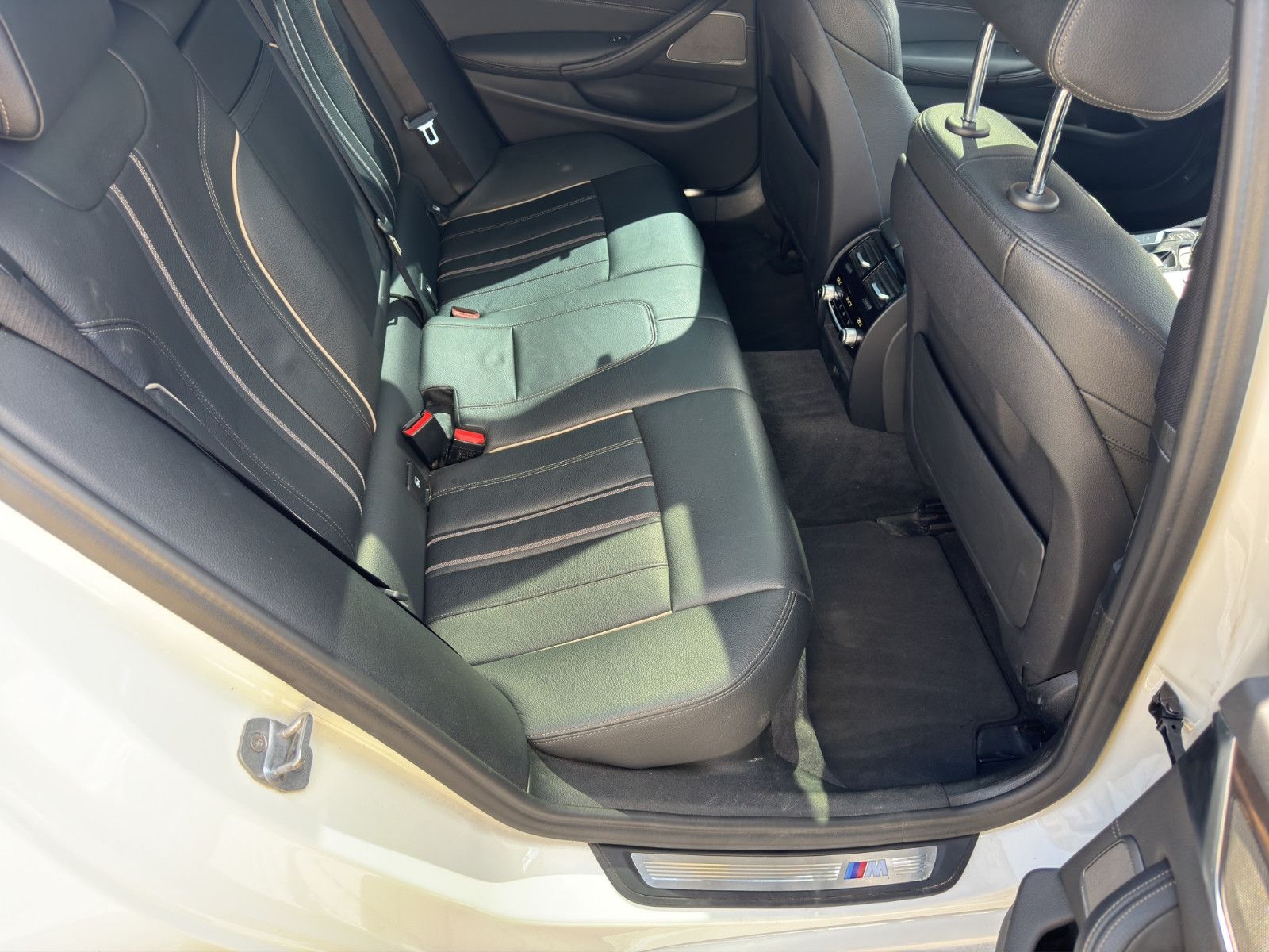 Fahrzeugabbildung BMW 540 d Touring xDrive MSport/2.Hand/Pano/H&K/