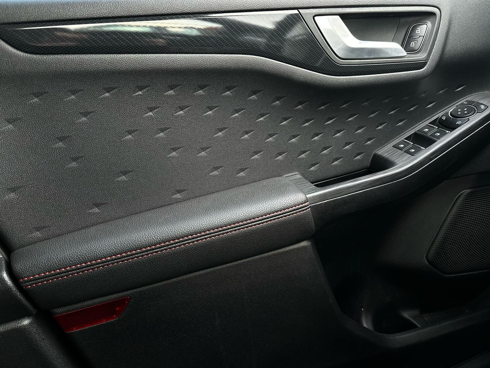 FORD Kuga 1.5 EB ST LINE X LED#AHK#ACC#SPUR#HUD#CAM - Image 19
