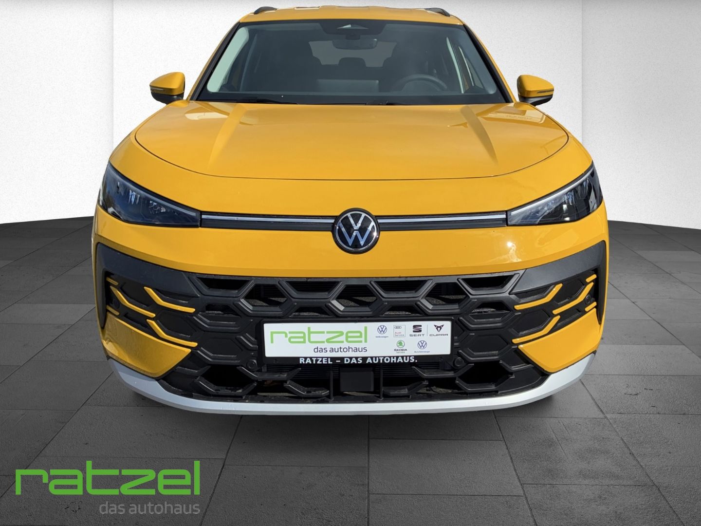 Fahrzeugabbildung Volkswagen T-Roc LIFE 1.5 eTSI 5J.Garantie+Navi+SHZ+PDC