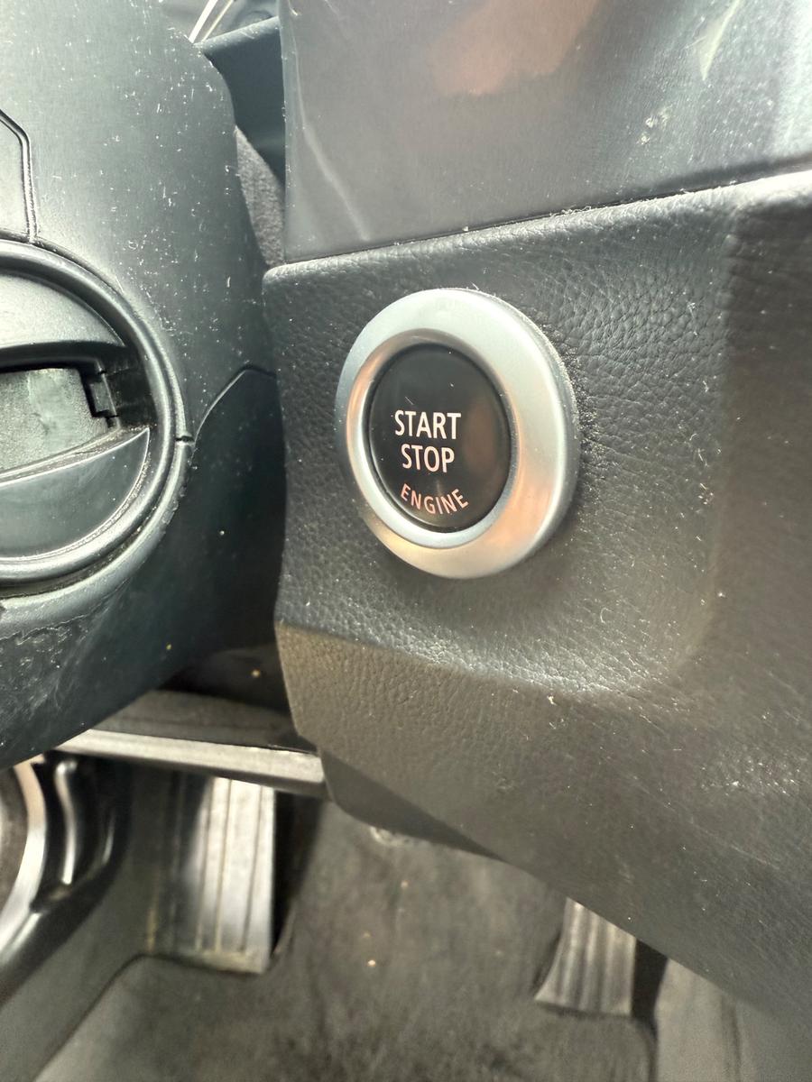 BMW 520 2010 — photo 28
