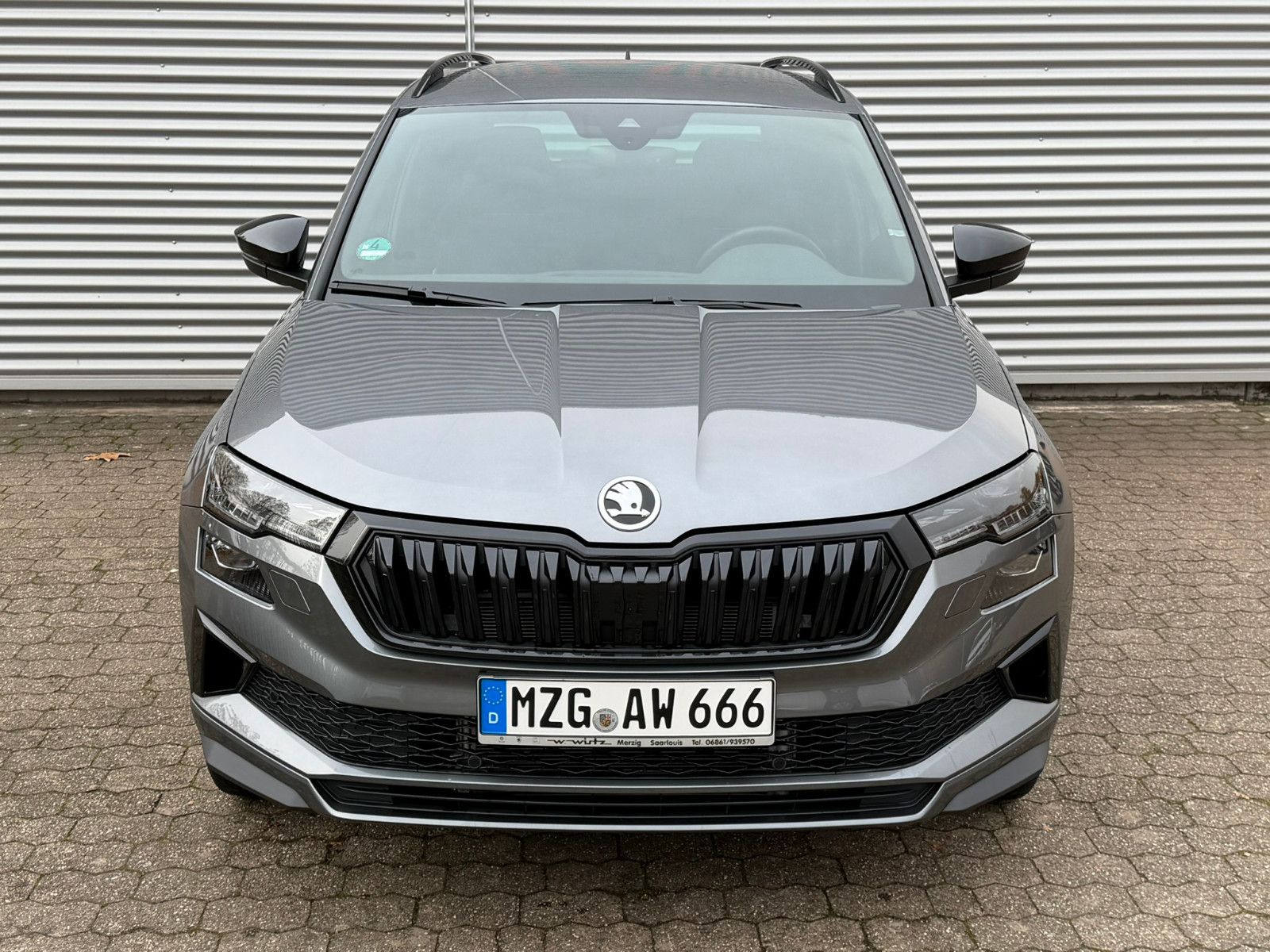 Fahrzeugabbildung SKODA Karoq Sportline 1.5 TSI DSG AHK Navi