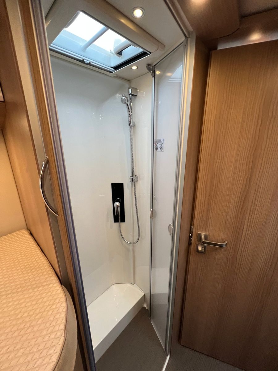 Fahrzeugabbildung Carthago C2-tourer I 145 RB-LE 4.2T Mercedes Benz