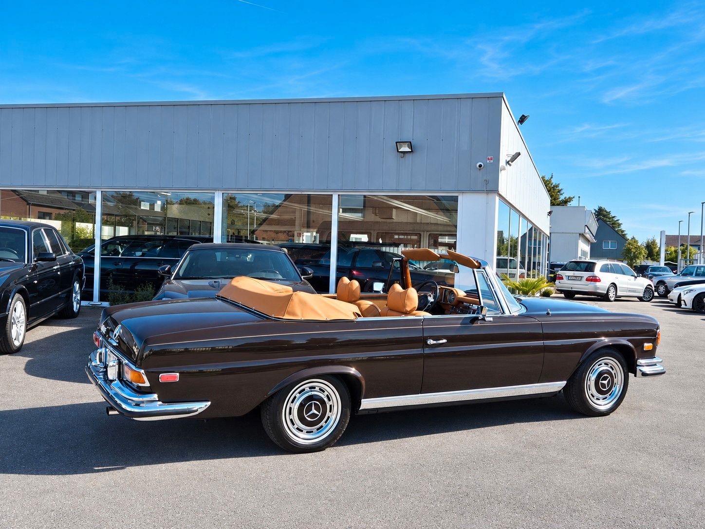 Fahrzeugabbildung Mercedes-Benz 280 SE Werkscabriolet/20 Jahre in Dr. Hand