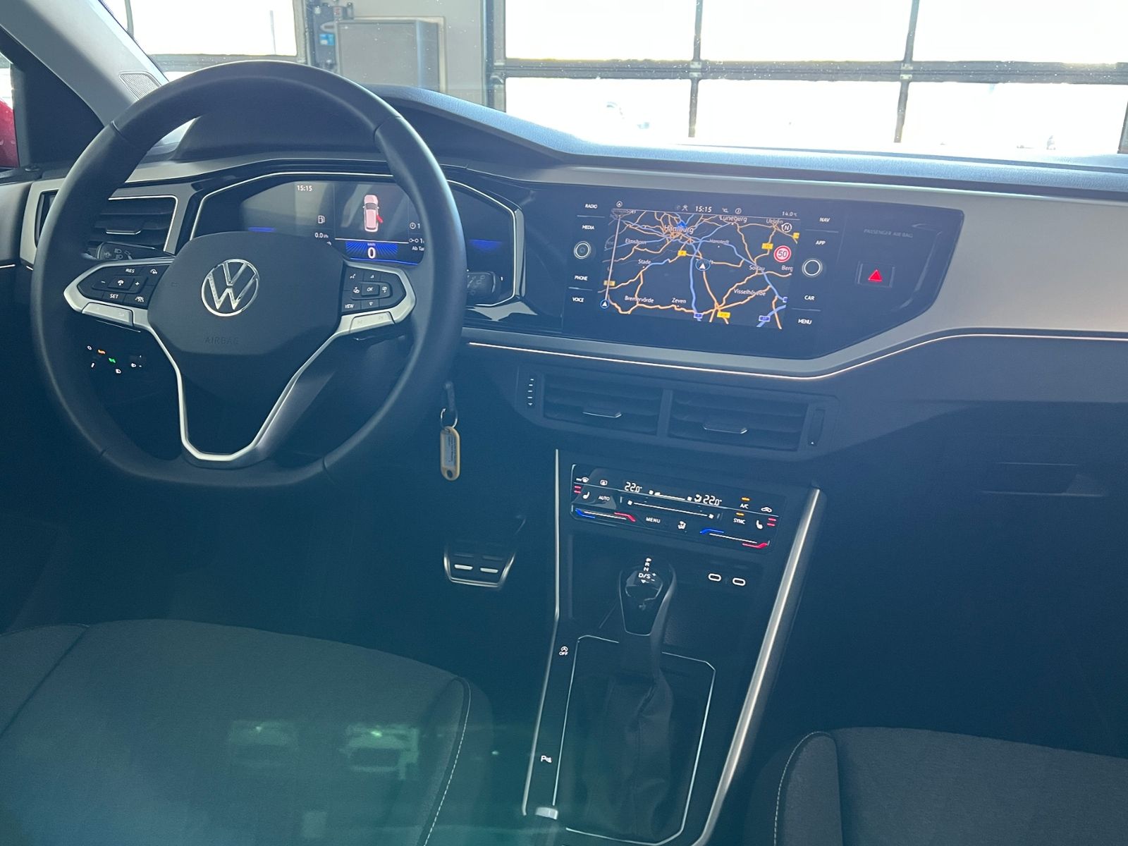 Fahrzeugabbildung Volkswagen Polo MOVE 1.0 TSI DSG *AHK, Kamera, LM'-15*