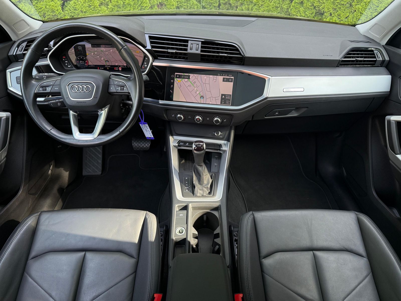 Fahrzeugabbildung Audi Q3 Sportback 35TDI S-tr. S Line LED+PANO+NAV+SHZ