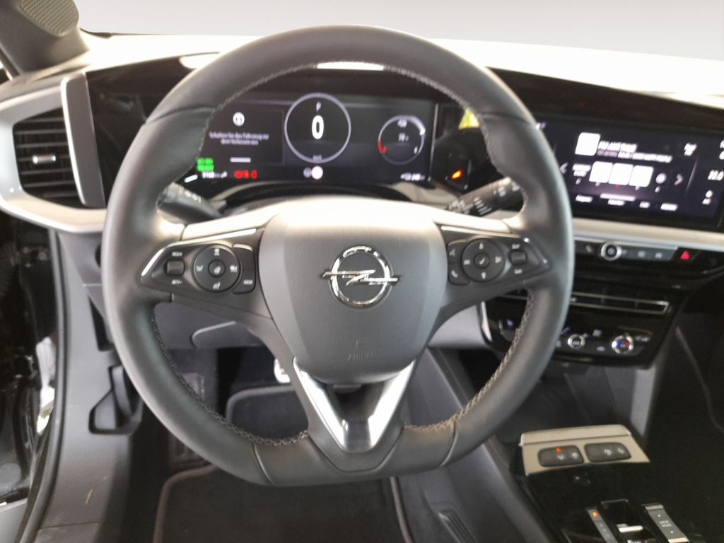Fahrzeugabbildung Opel Mokka-e Ultimate Navigationssystem Sitzheizung