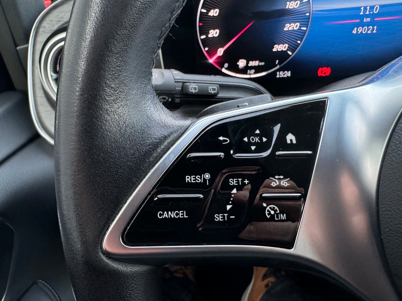 Fahrzeugabbildung Mercedes-Benz V 300 d AVA Extralang DISTRONIC Standheiz