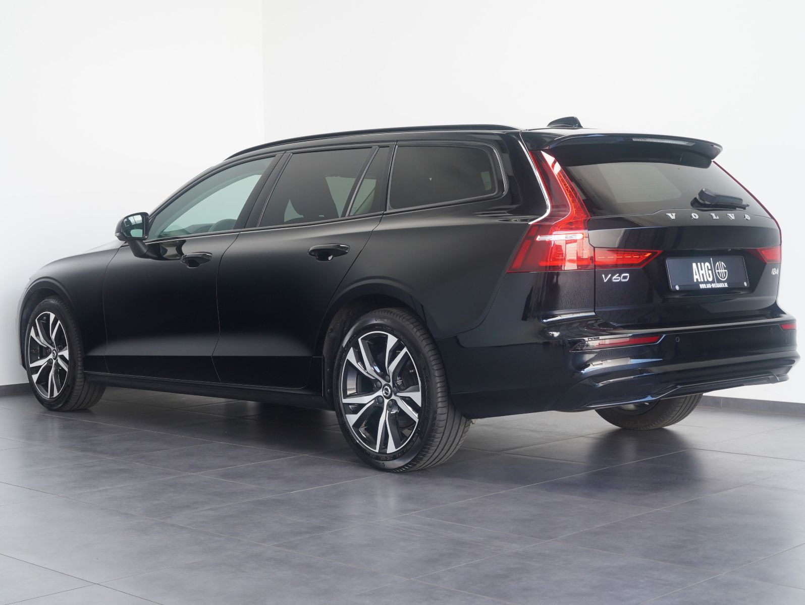 Fahrzeugabbildung Volvo V60 B4 D Plus Dark LEDER/NAVI/LED/ILS/CAM