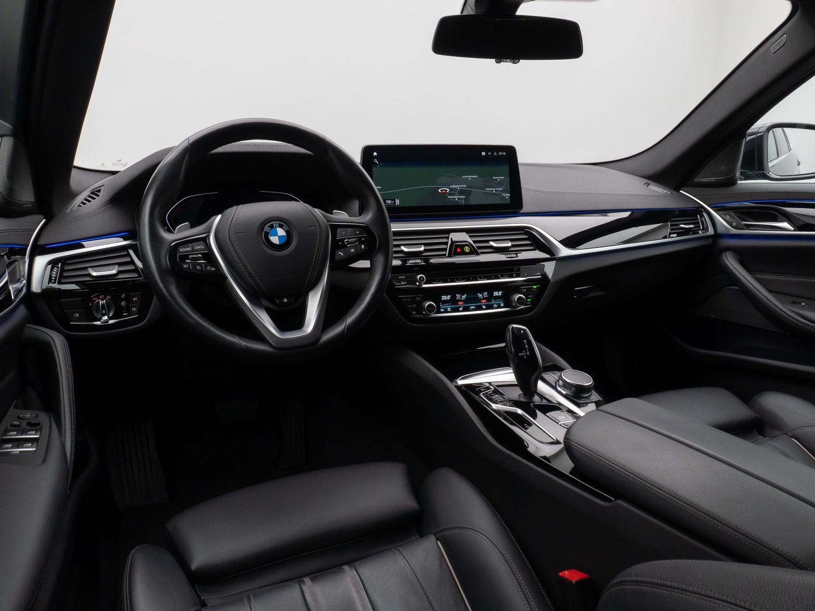 Fahrzeugabbildung BMW 530d xD  Luxury Line Kamera DAB H/K Lenkrhzg AHK