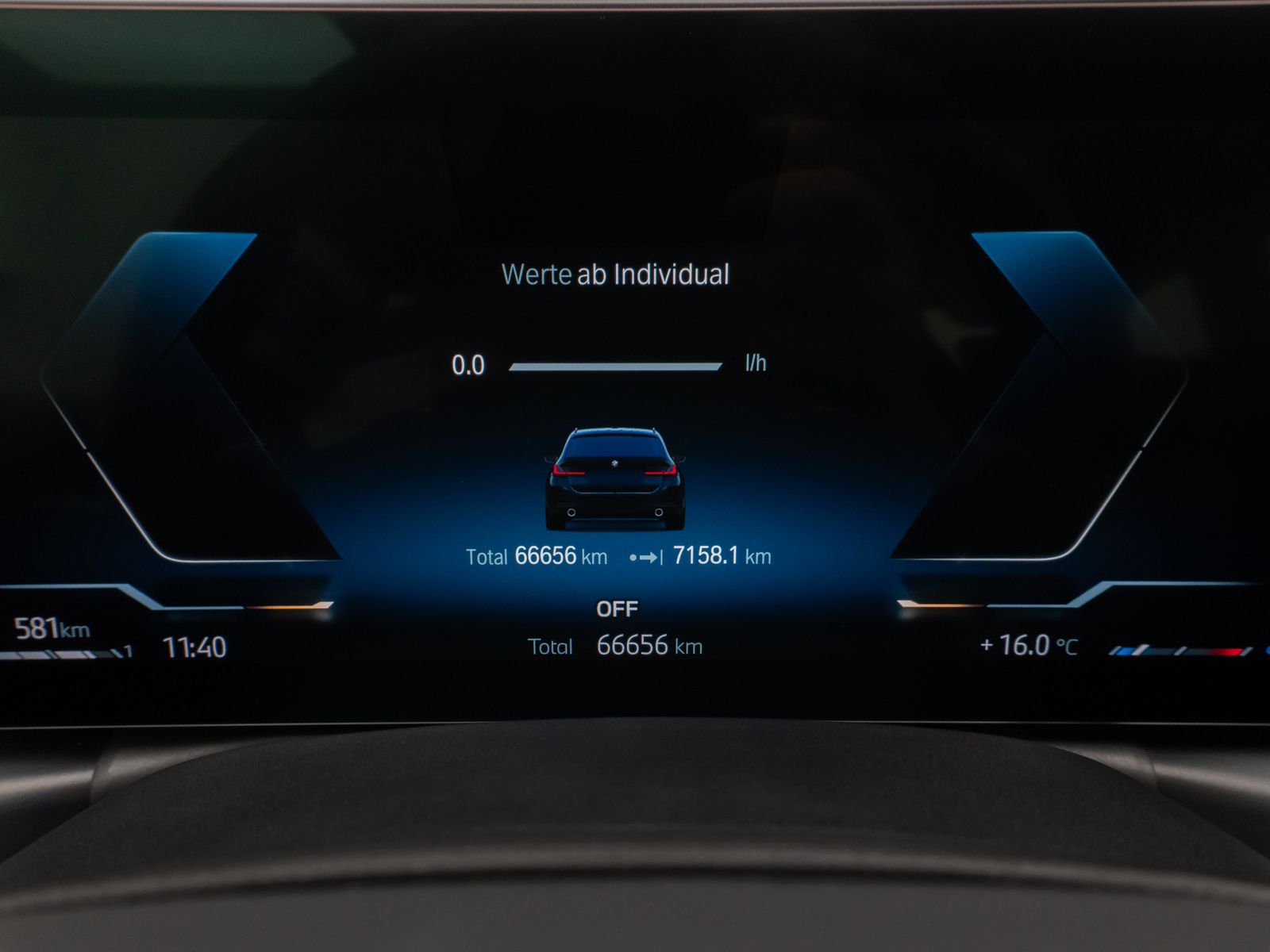 Fahrzeugabbildung BMW 318i DAB CockPit+ PDC Geschwindigkeitsreg LED