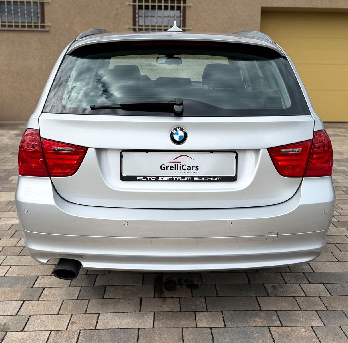 BMW 320i TOURING 170CH