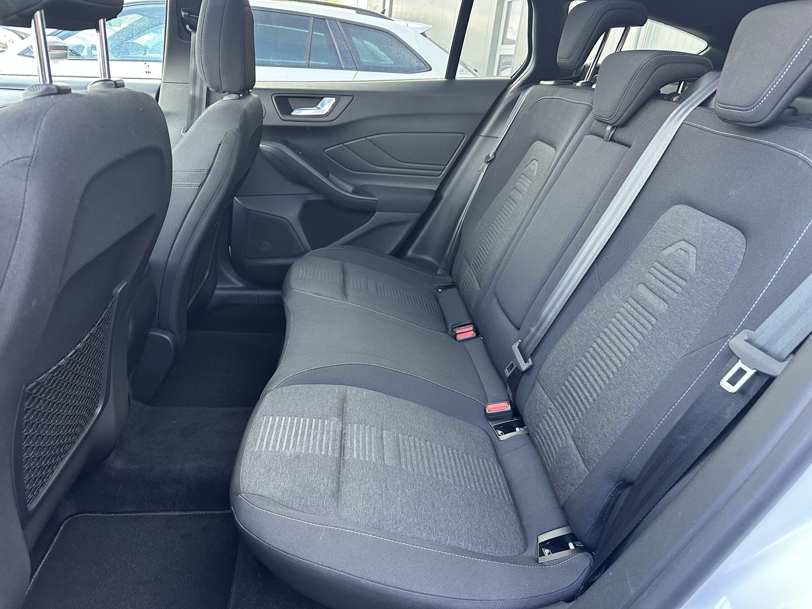 Fahrzeugabbildung Ford Focus 1.5 EB Aut. ACTIVE X NAV+LED+PANO+KAM+VC