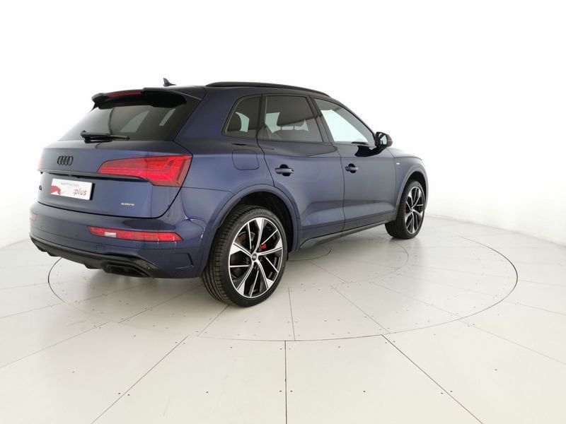 Audi Q5 55 2.0 tfsi e Identity Black quattro s-t imagem 3