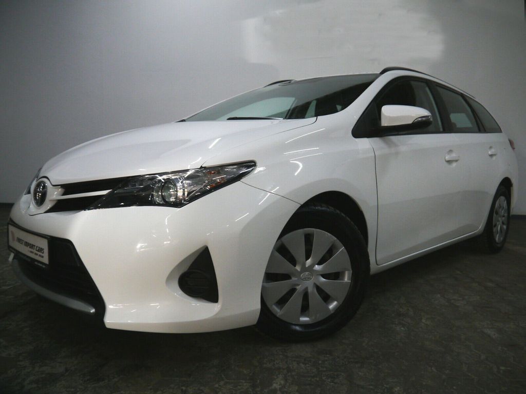 Toyota Auris Touring Sports