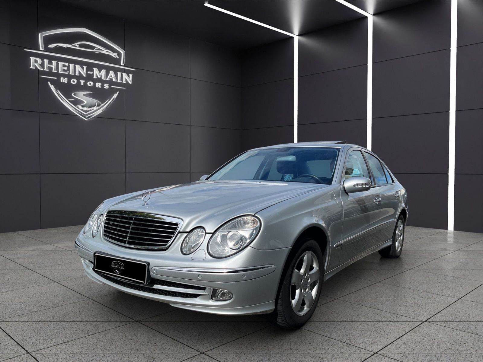 Mercedes E 280 - 1
