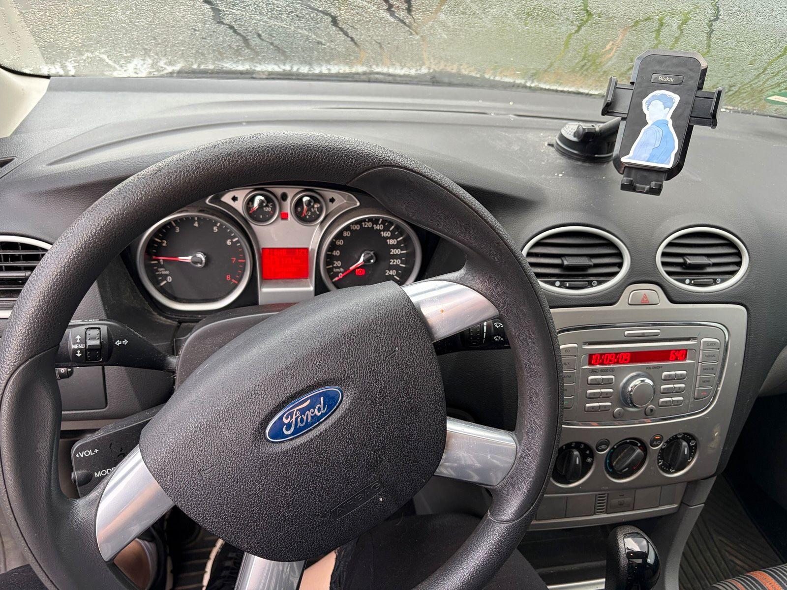 Ford Focus 2009 — photo 11