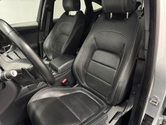 JAGUAR E-PACE D180*R-Dynamic S*AWD*LEDER*LED*KAMERA* JAGUAR E-PACE D180*R-Dynamic S*AWD*LEDER*LED*KAMERA*