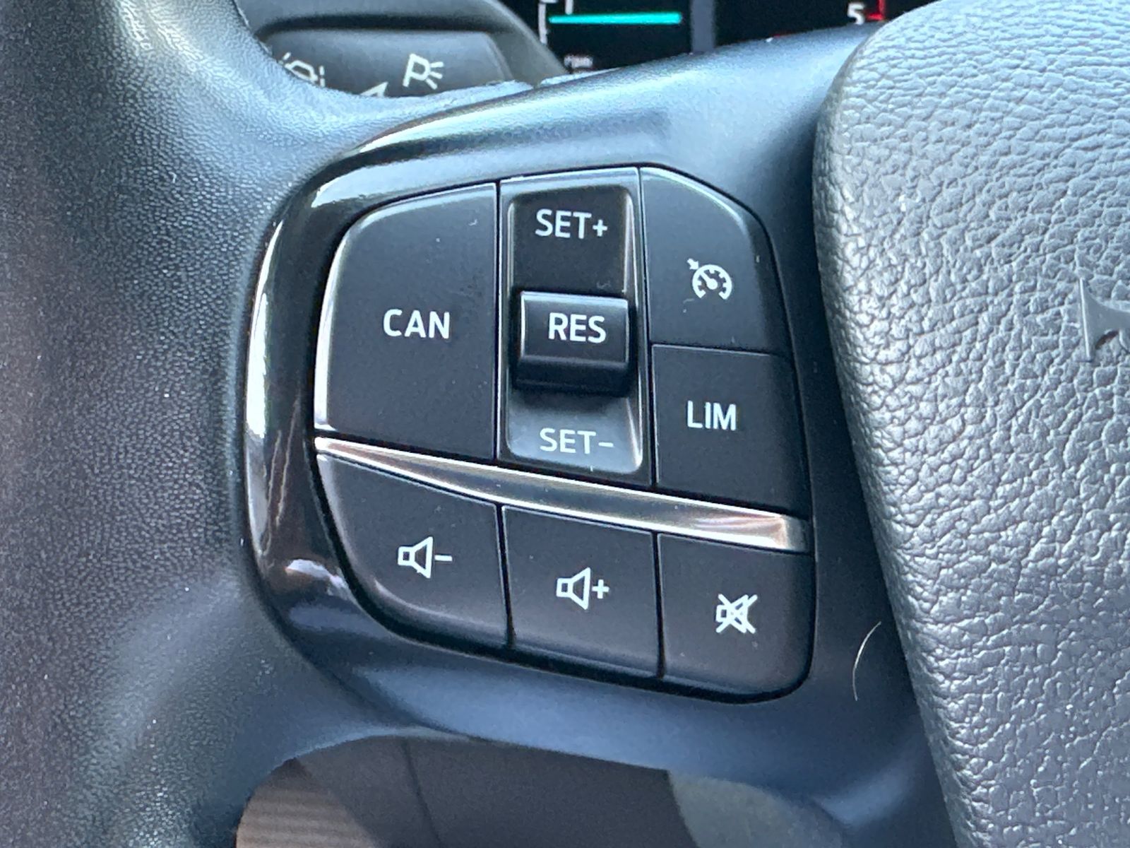 Fahrzeugabbildung Ford Transit Custom 300 L2 2.0 TDCi NAV+KLIMA+SHZ+PP