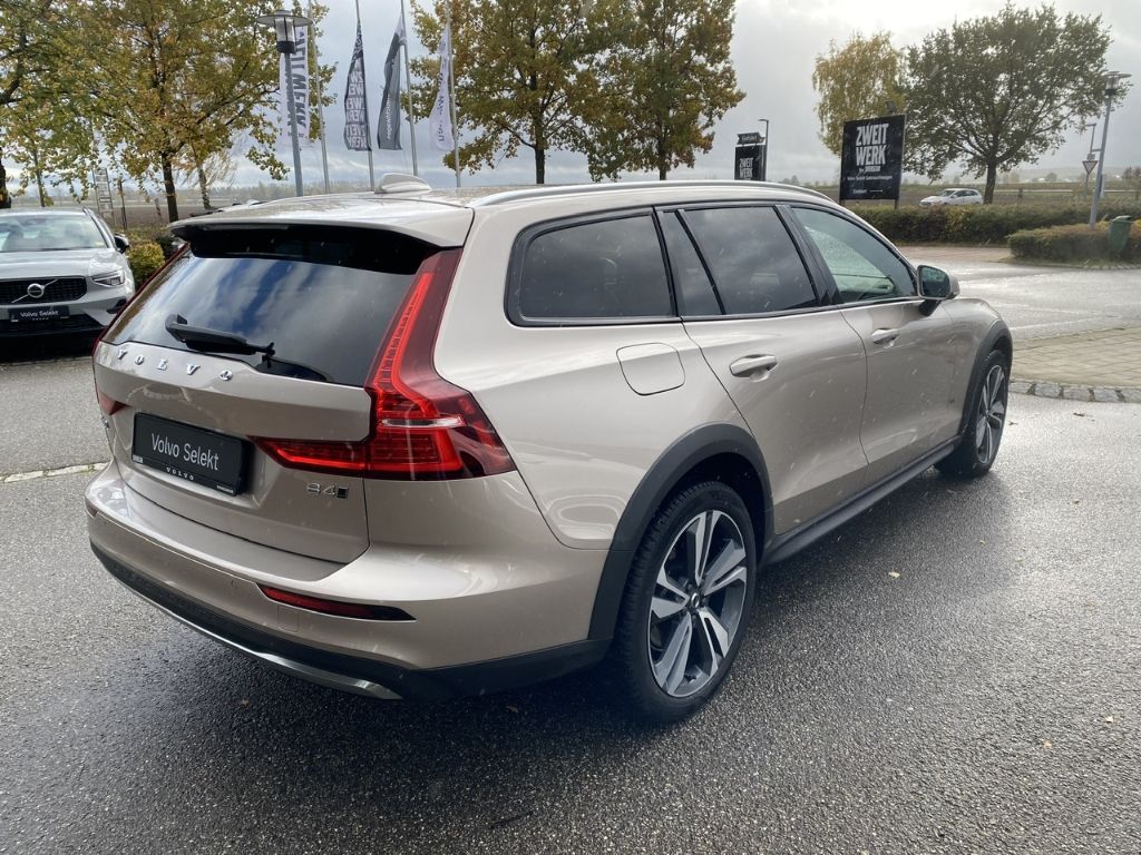 Volvo V60 Cross Country Cross Country Ultimate B4 AWD  foto 4