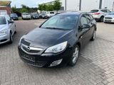 Opel Astra J Sports Tourer Design Edition - Opel Astra aus 2011 mit Diesel-Antrieb