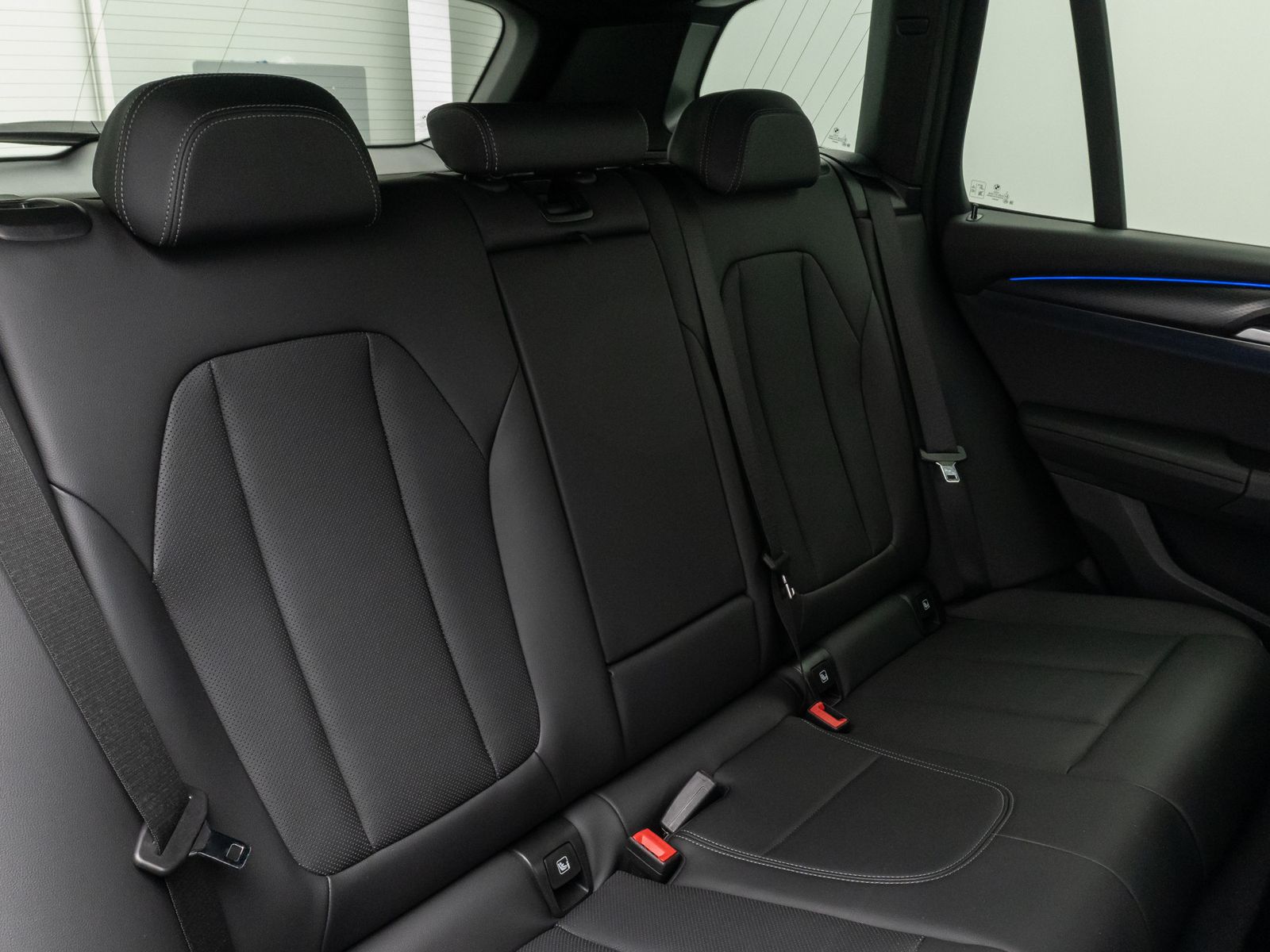 Fahrzeugabbildung BMW X3 xD20d M Sport DAB Kamera AHK HiFi Alarm 19Zol