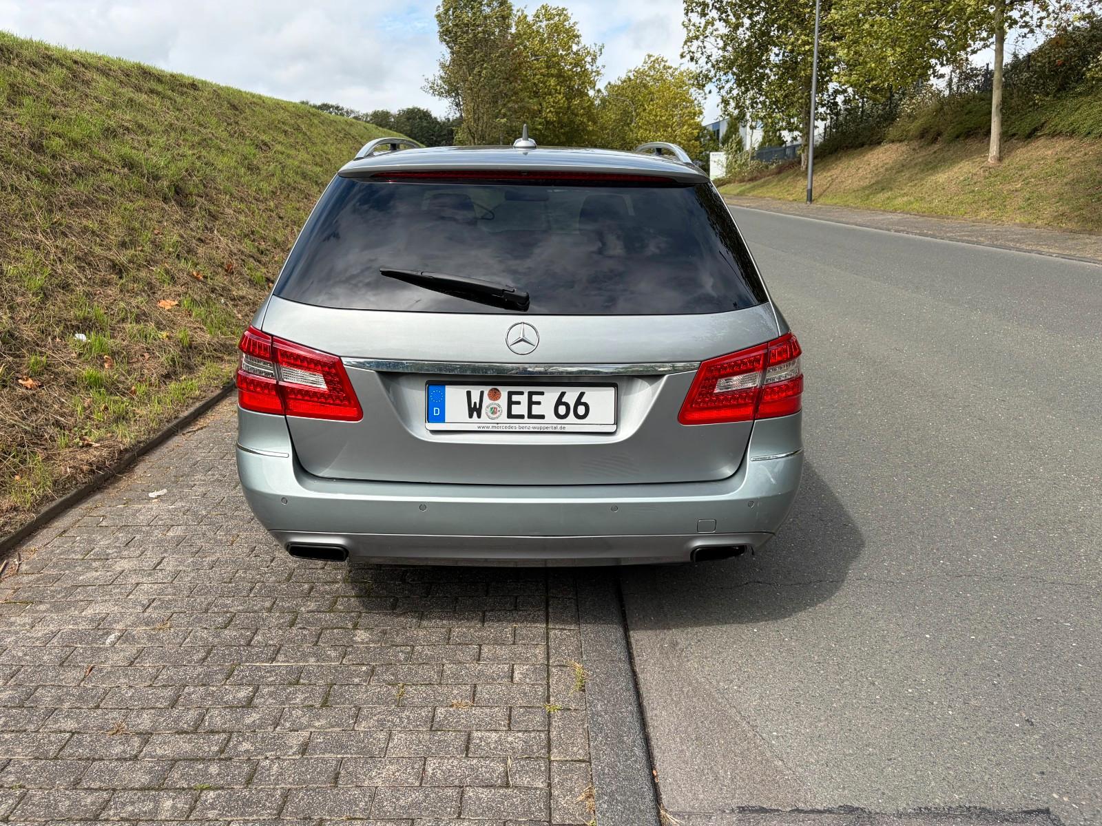 Mercedes-Benz E 220 E T-Modell E 220 CDI BlueEfficiency