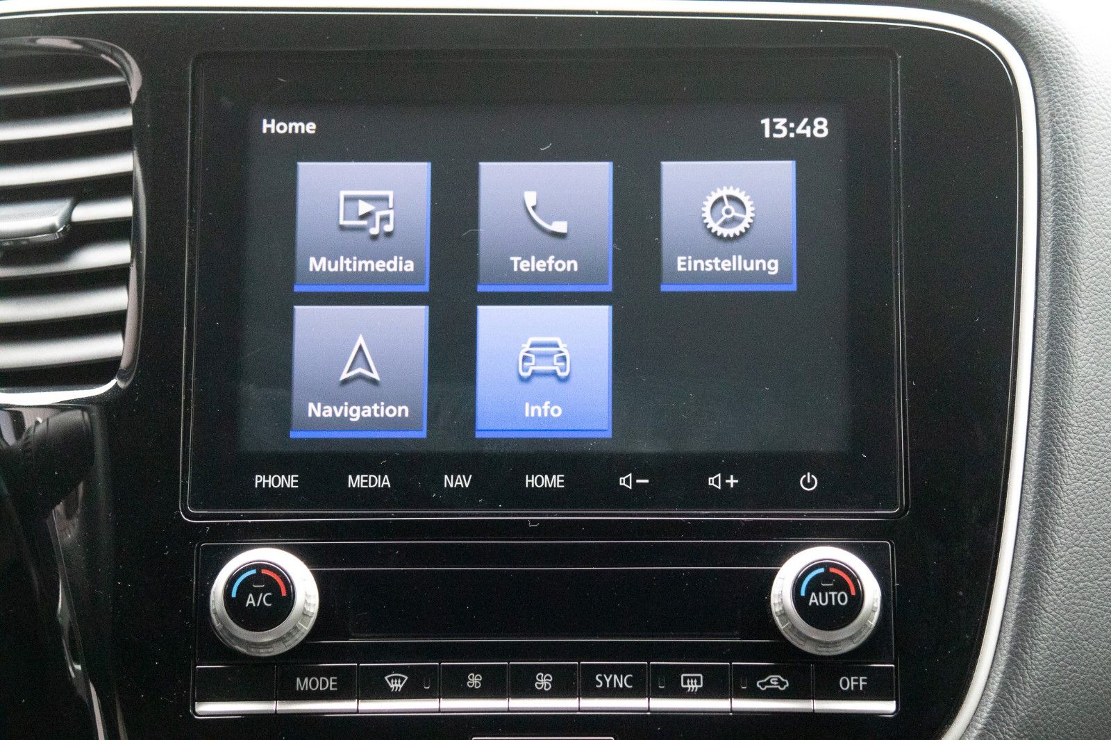 Fahrzeugabbildung Mitsubishi Outlander Spirit+ 2.0 CVT 2WD 1HD*Navi*Tel