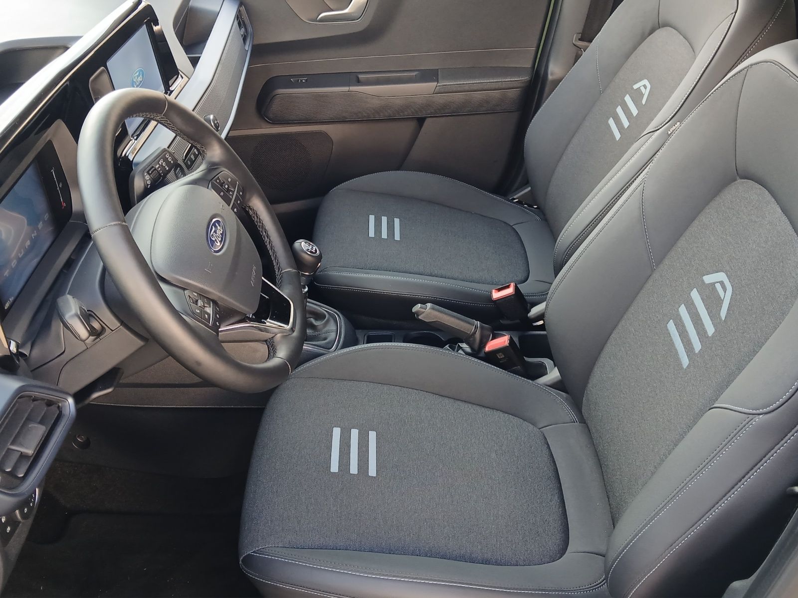Fahrzeugabbildung Ford Tourneo Courier 1.0 EcoBoost Active Navi ACC RFK