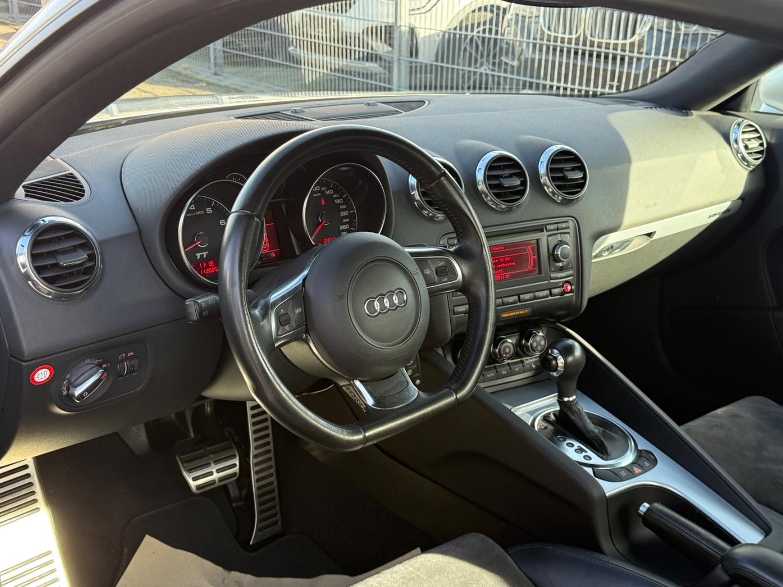 Audi TT Coupé 3.2 V6 250ch - 2ème main - Entretien Audi - Alcantara - Xénon