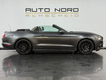 Ford Mustang - 4