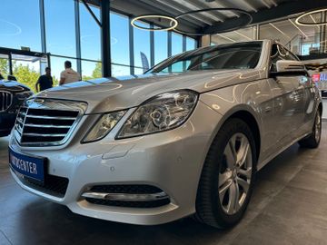 MYAUTOCENTER – Gebraucht- und Jahreswagen mit Werkstattservice in Pfaffenhofen Mercedes-Benz E 200 *AHK*Abstandstempo*Teilleder*Szhz*