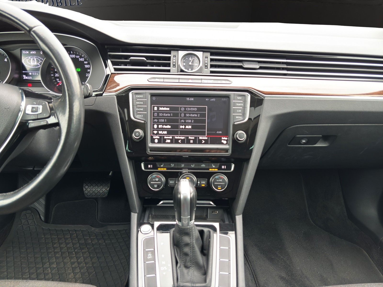 Fahrzeugabbildung Volkswagen Passat Massage/Pano/Sitzheiz/ACC *Zahnriemen neu