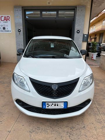Lancia Ypsilon 1.0 FireFly 5 porte S&S Hybrid Ec