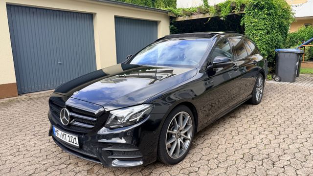 MERCEDES-BENZ E 220 d 4MATIC T Autom. -
