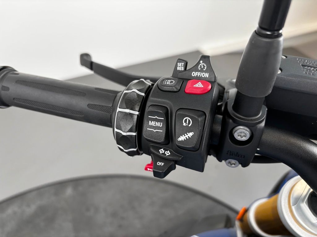 Fahrzeugabbildung BMW R 1250 R *TOP-ZUSTAND *VIEL AUSSTATTUNG