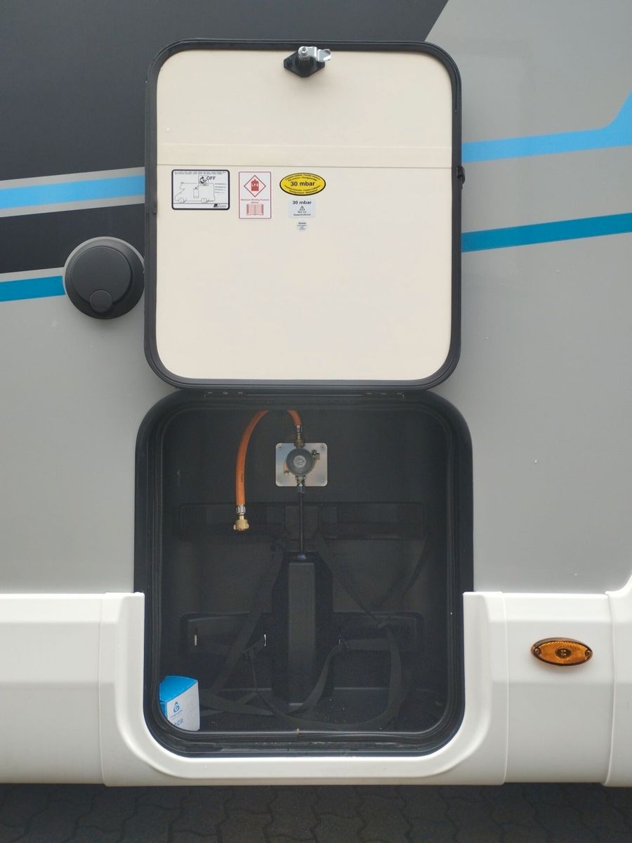 Fahrzeugabbildung Forster T F745 EB LTE,Solar,Markise,Lithium,Hubbett