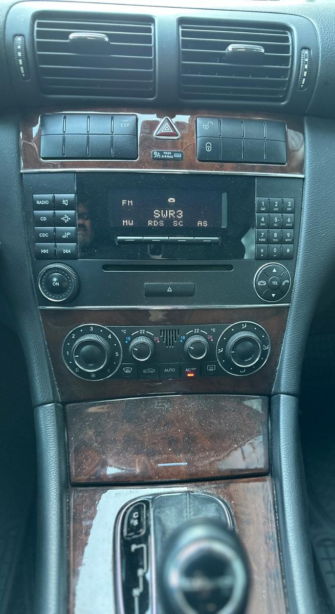 Mercedes-Benz C200 2005 — photo 12