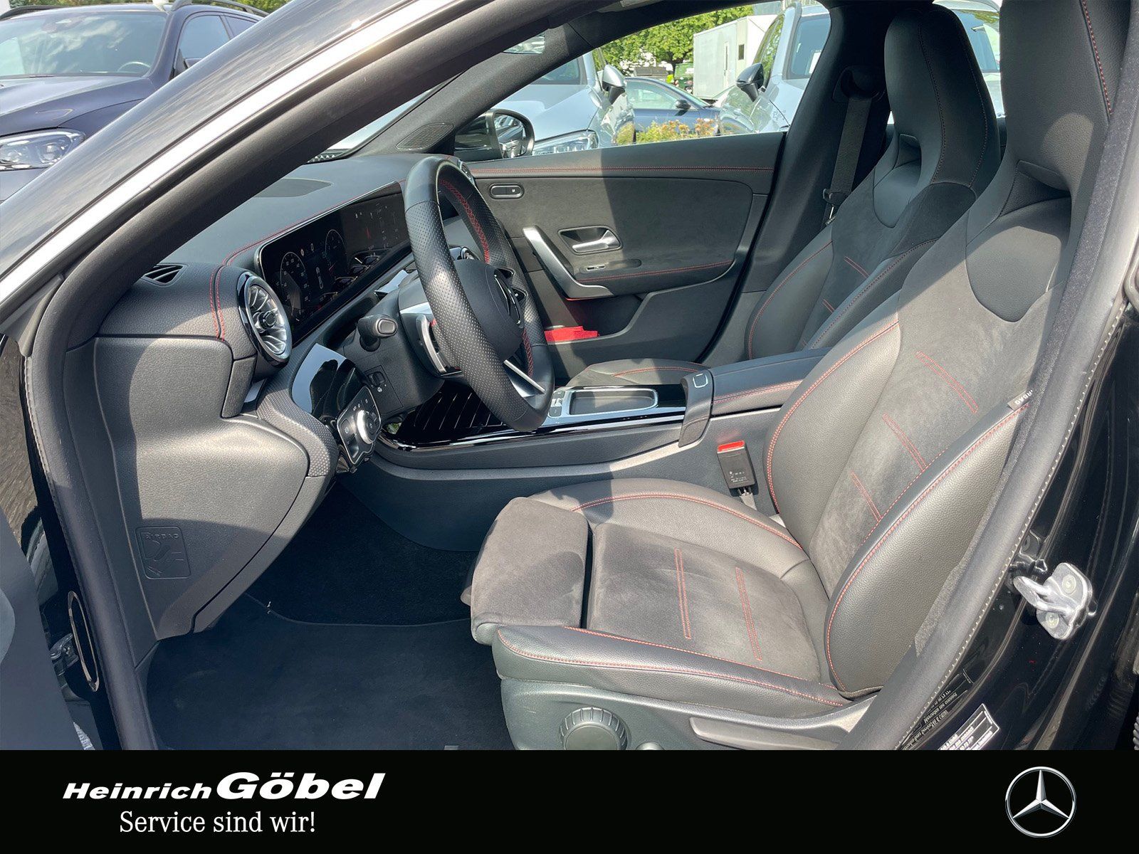 Fahrzeugabbildung Mercedes-Benz CLA 200 d AMG+AHK+360°+SPUR-P+AMBIENTE+CARPLAY